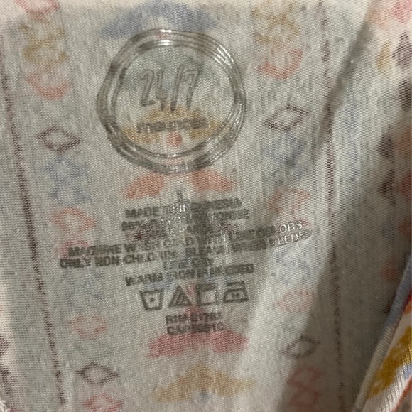 Tribal Print T-shirt - Picture 3 of 4